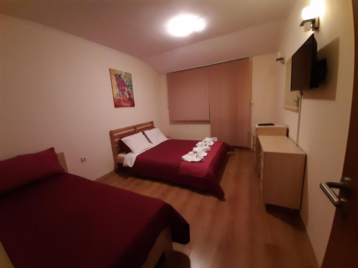 Cedar Lodge 3/4 Apartment Paradise Banszko Kültér fotó