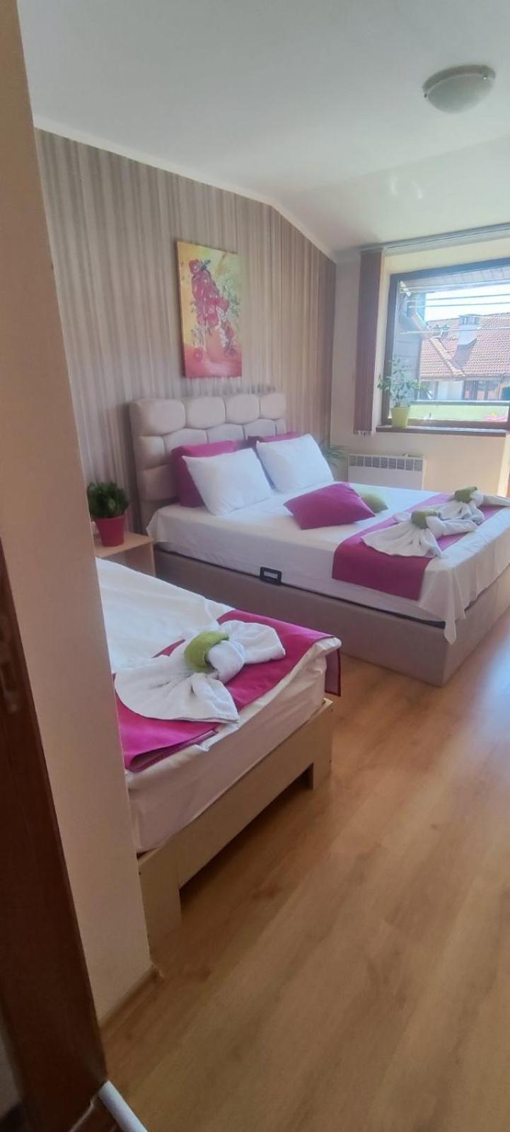 Cedar Lodge 3/4 Apartment Paradise Banszko Kültér fotó
