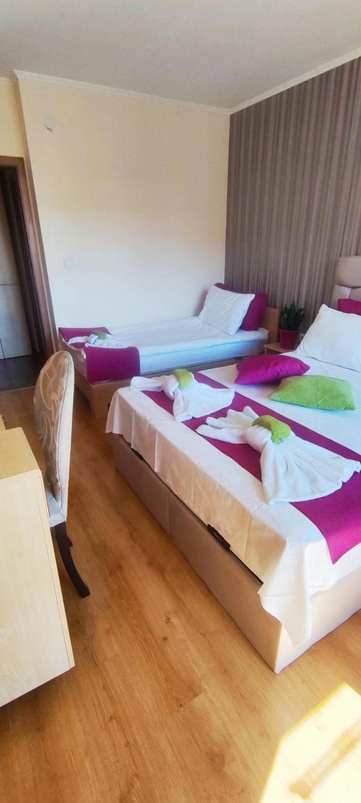 Cedar Lodge 3/4 Apartment Paradise Banszko Kültér fotó