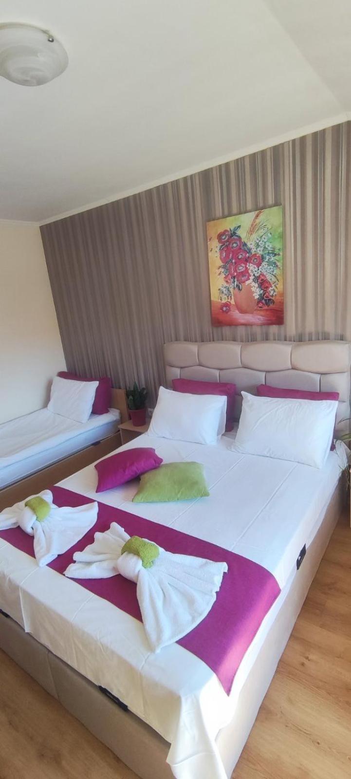 Cedar Lodge 3/4 Apartment Paradise Banszko Kültér fotó