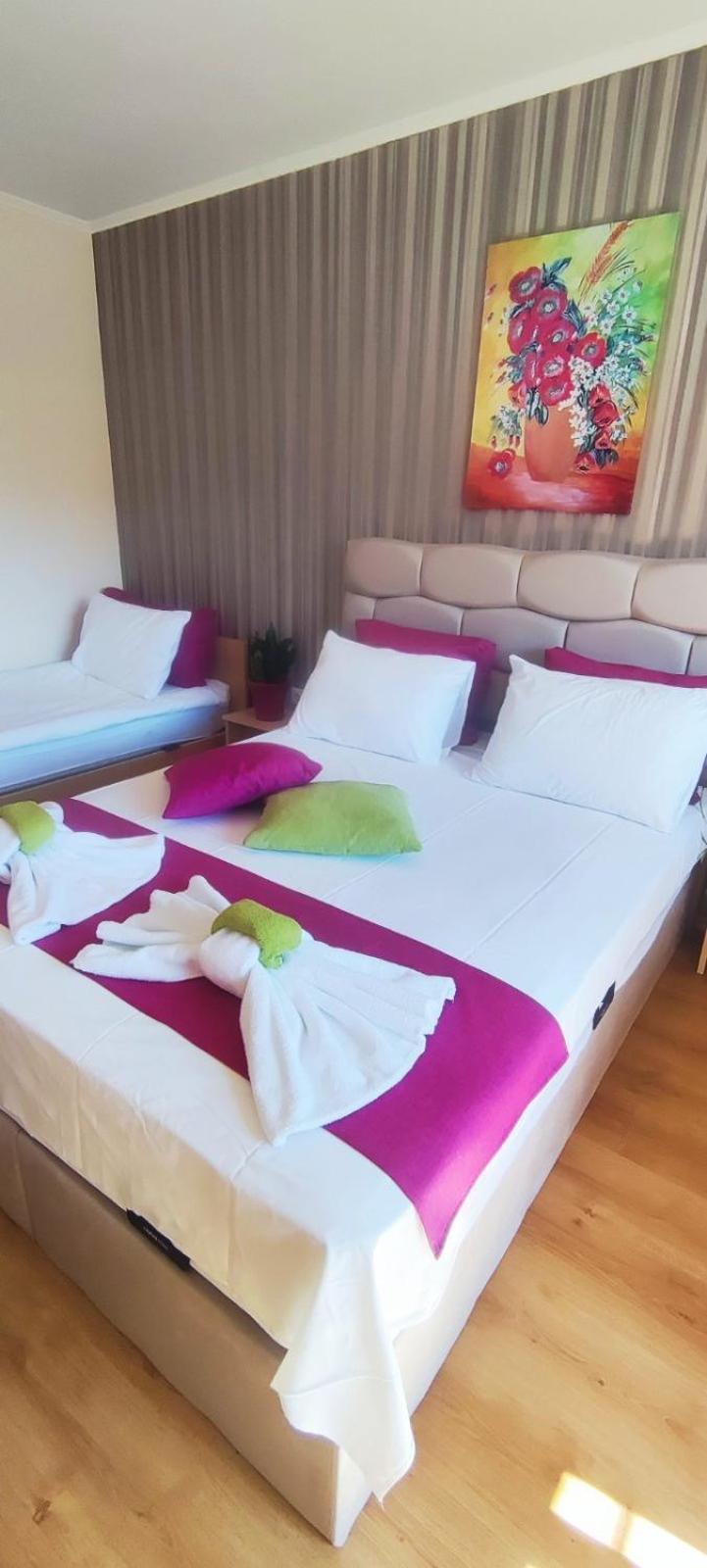 Cedar Lodge 3/4 Apartment Paradise Banszko Kültér fotó